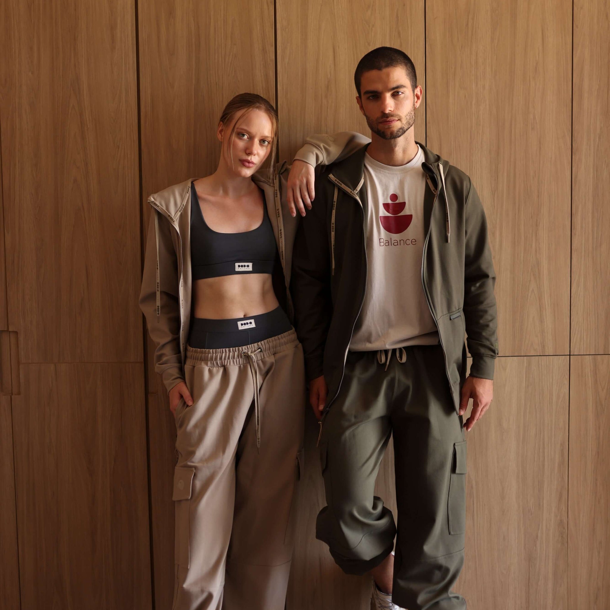 HOODIE CON CIERRE UNISEX