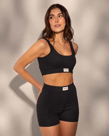 TOP CON ESPALDA ENTORCHADA