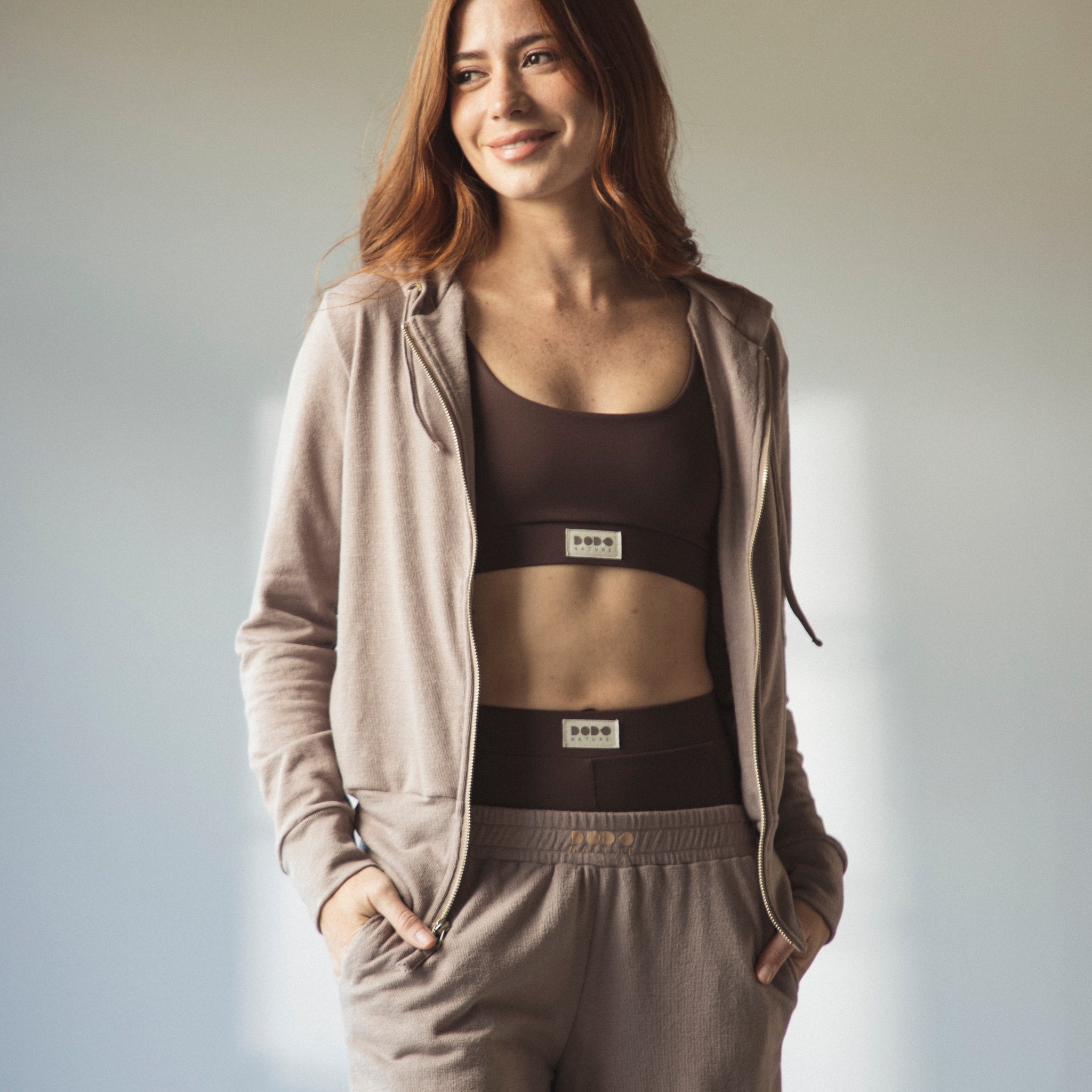 HOODIE TIEMPO LIBRE CON CIERRE