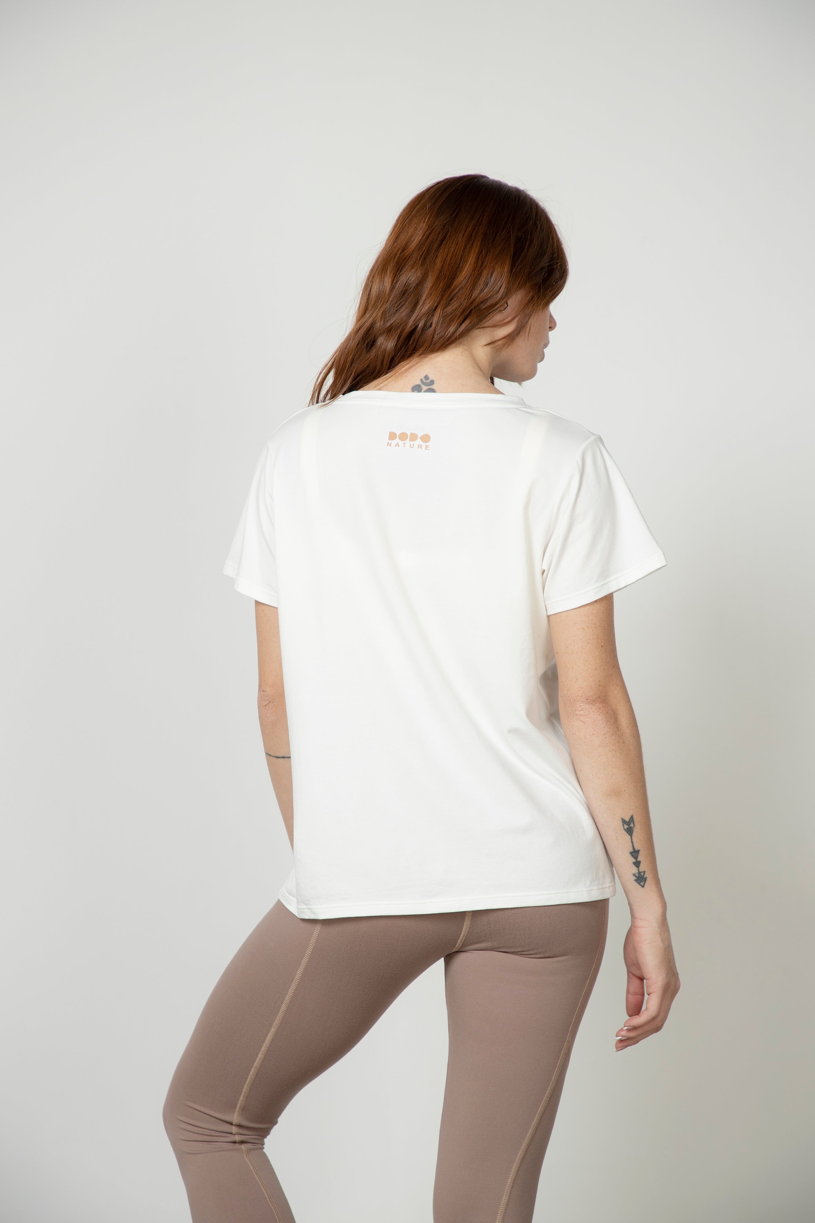 CAMISETA CUELLO EN V