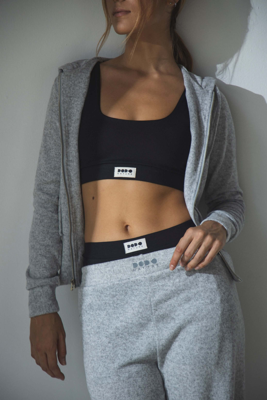 HOODIE TIEMPO LIBRE CON CIERRE