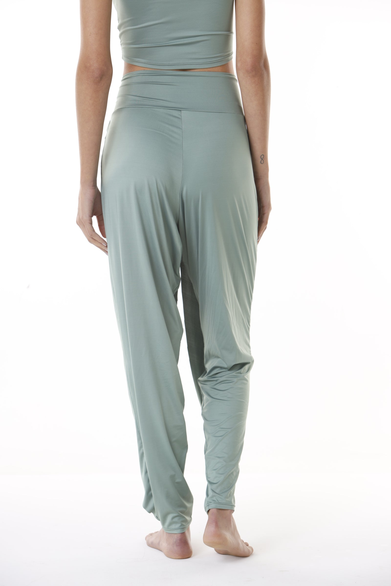 PANTALÓN HAREM CON NUDO