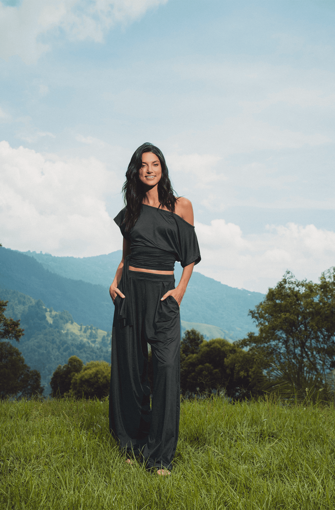 PANTALON AMPLIO CON RECOGIDO EN BOTA